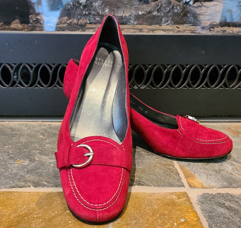 Stuart Weitzman Red Suede Buckle Toe High Heel Pump Kitten Heel 8 wide round toe